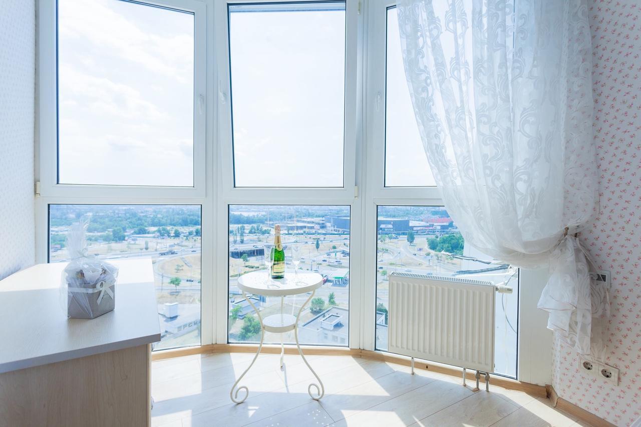 Stylish Views Apartments In The Parasol. Parus .Obolonskaya Embankment Kyiv Exterior photo