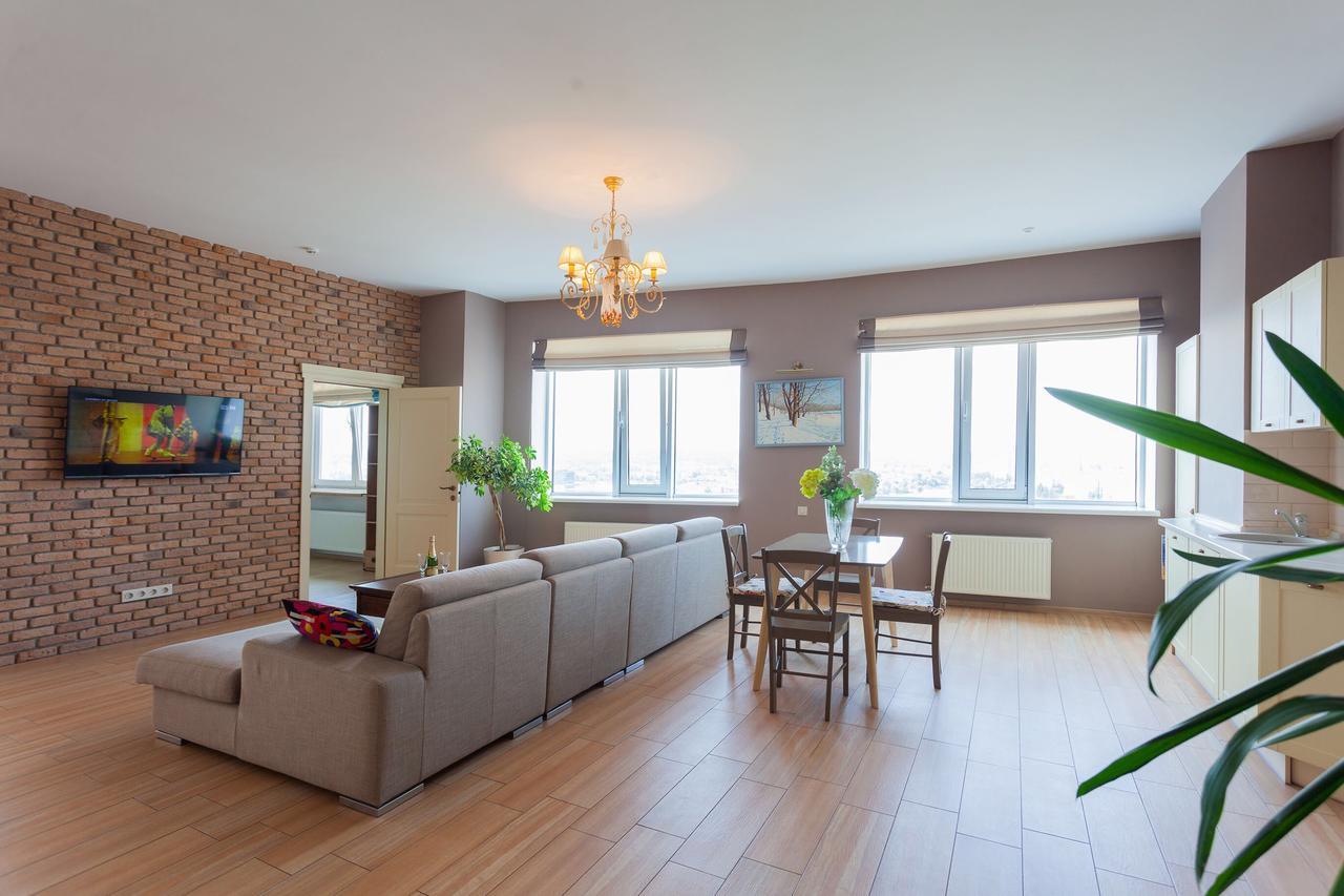 Stylish Views Apartments In The Parasol. Parus .Obolonskaya Embankment Kyiv Exterior photo